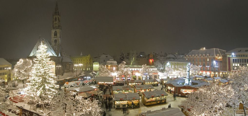 Panorama des Christkindlmarktes in Bozen, Südtirol (© Verkehrsamt Bozen/Filz) 