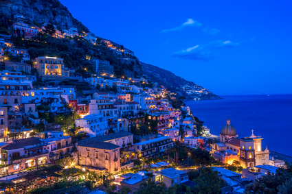 Besonders beliebt bei Brautpaaren ist die romantische Amalfiküste mit dem Ort Positano @ borisbelenky - Fotolia