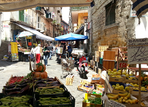 In Neapel haben Märkte eine lange Tradition. (© Redaktion Portanapoli.com)