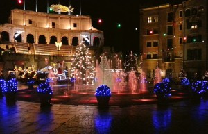 Wasserspiele auf der Piazza des Hotels Colosseo (© Redaktion - Portanapoli.com)